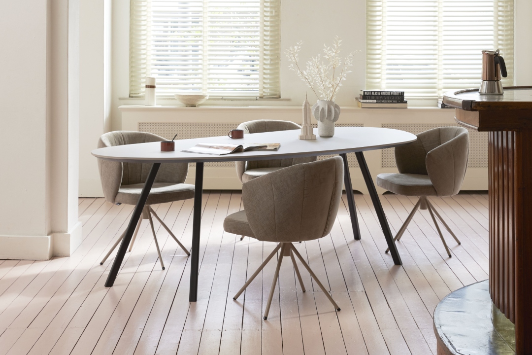 Eettafel Spott Sfeerbeeld 1